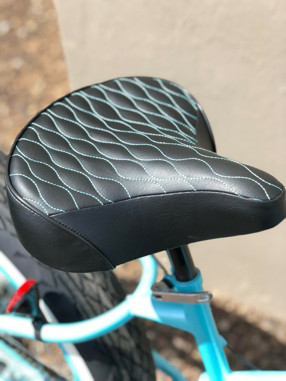 Comfortable Bicycle Seat Black - Teal Stitching