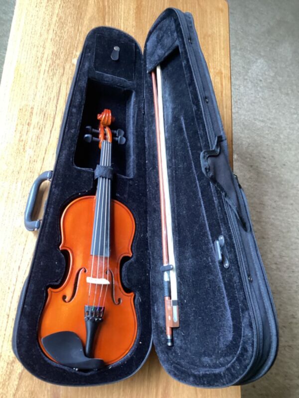 Gear4music Child'S Violin 4 String Acoustic With Case & Bow