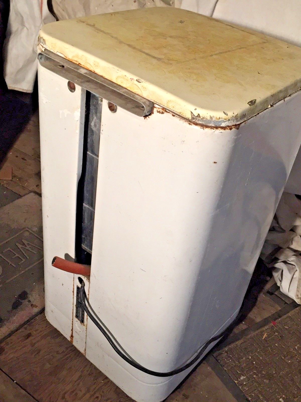 VINTAGE MONITOR 65 PORTABLE  ELECTRIC WASHING MACHINE WRINGER