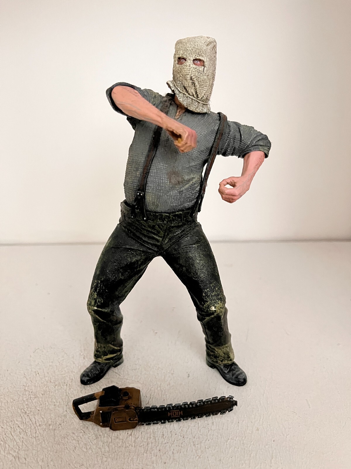 バイオハザード4 フィギュア NECA Chainsaw Ganado Amazon.com: NECA Resident Evil 4 Series 1 Action Figure