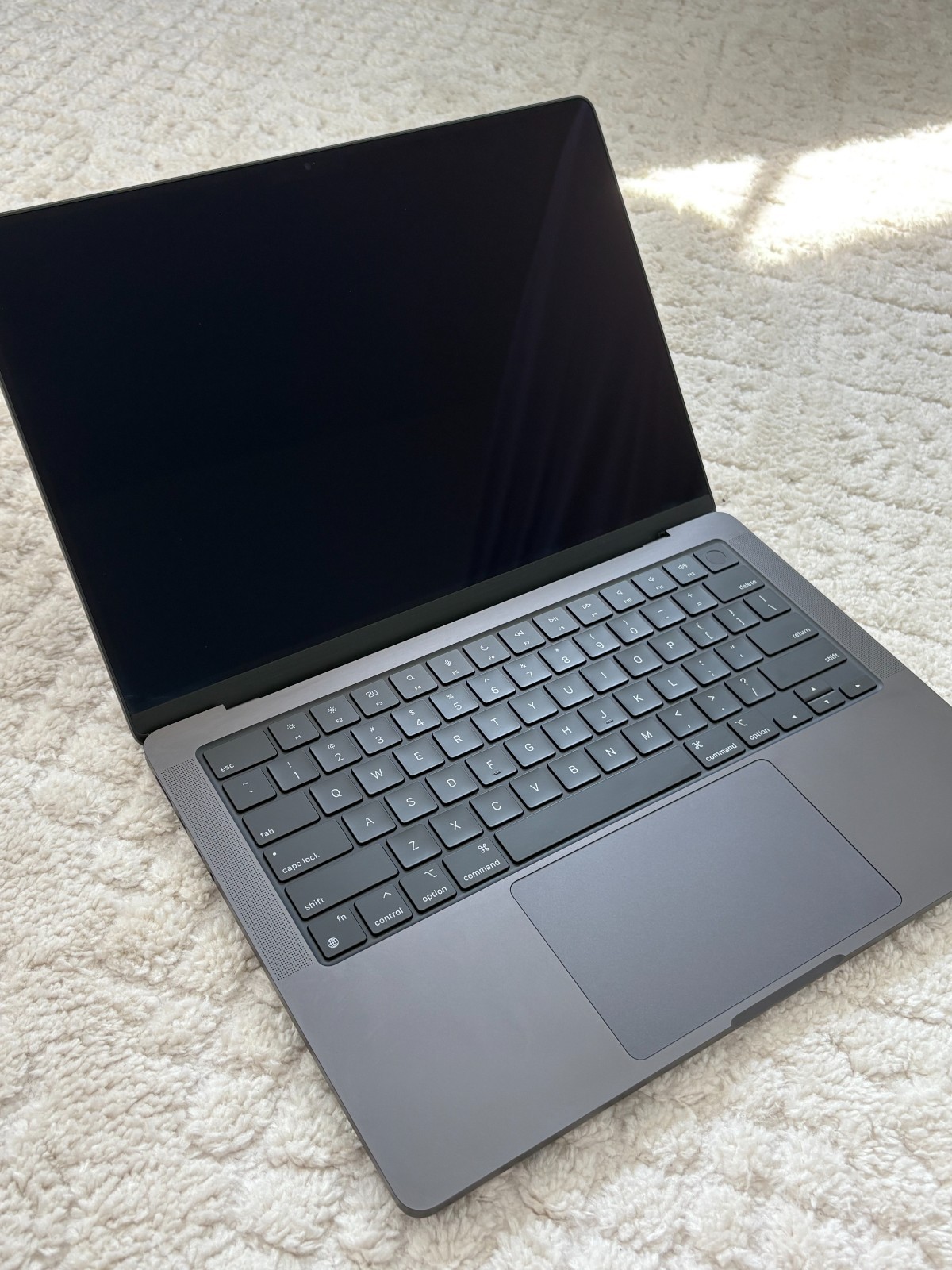 Apple Macbook M3 Pro - space black, 14-in display, 36 gb ram