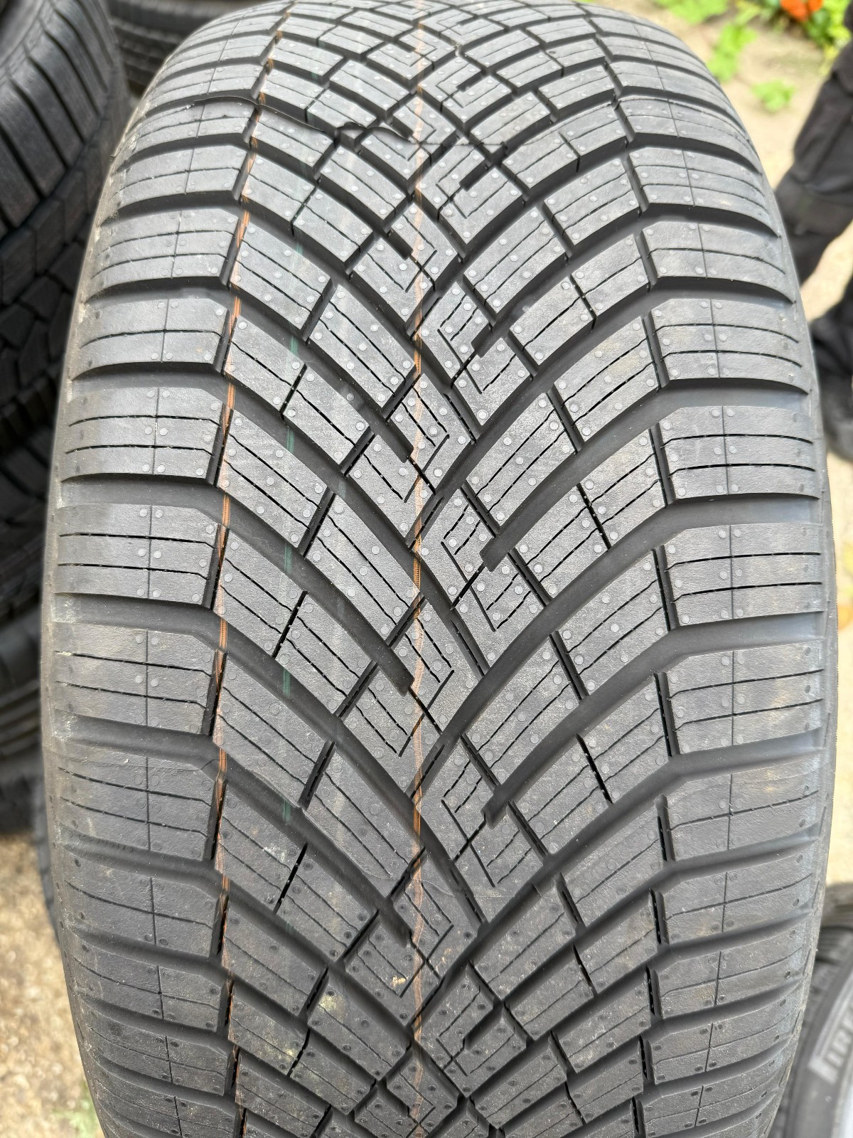 New 255 40 21 Continental, All Season XL EV 102T x1 Single Tyre (F1_tyres) YD130
