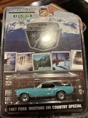 Greenlight 1:64 1967 Ford Mustang Ski Country Special (Hobby Exclusive)