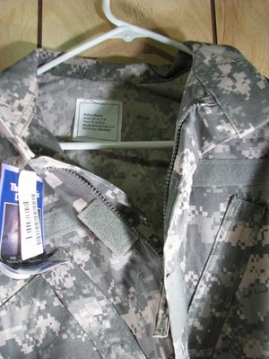 US Military NWT BDU Uniform Digital Desert Camo Combat Coat  Size M Reg