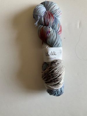 Lolodidit  Lolo's Favorite under pressure Fingering weight yarn merino cashmere
