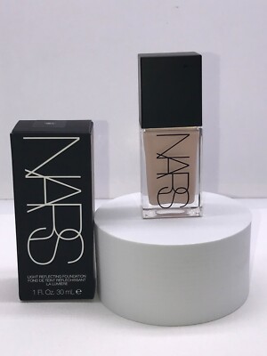 Nars Light Reflecting Foundation - Light 2 Mont Blanc