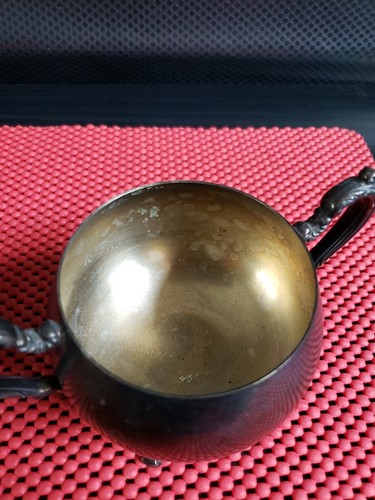 VINTAGE 2 PIECES ONEIDA USA SILVERPLATE  CREAMER, SUGAR BOWL & LID