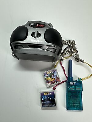 Hit Clips Bundle Boombox, Personal Player Clip, FM Radio Clip, 2 Songs