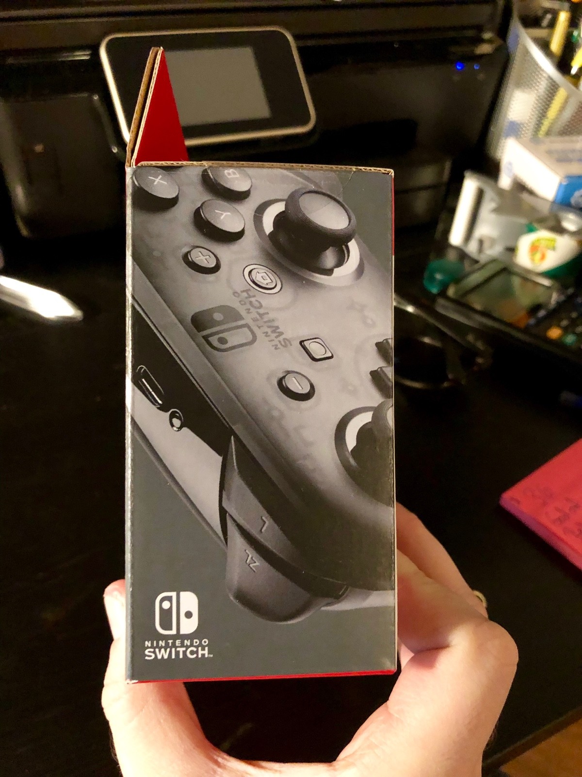 Genuine Nintendo - Pro Wireless Controller for Nintendo Switch Brand New