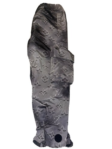 LOUIS VUITTON　NIGO　22ss チノパン　ネイビー　40 Louis Vuitton Grey 2054 Monogram Padded Shorts – Savonches