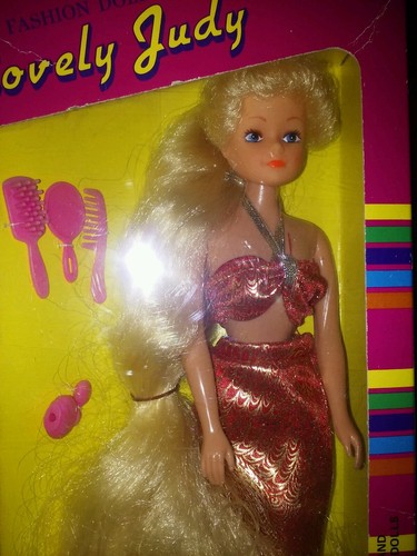 Lovely judy doll nib