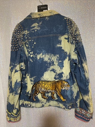 Gucci スタジャン 4103624M0109_x1_a001.jpg
