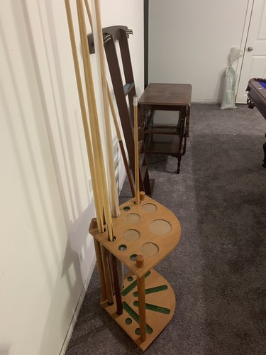 Beautiful Pool Table Cherry Wood  W/  Billiards Accessories