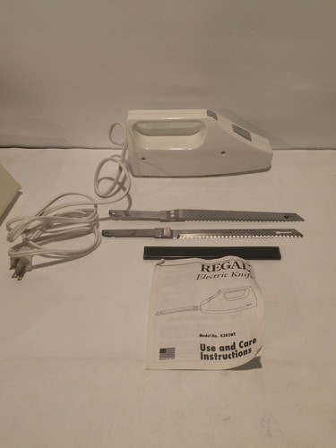 REGAL ELECTRIC KNIFE COMPLETE IN ORIGINAL BOX MODEL NUMBER K382WT