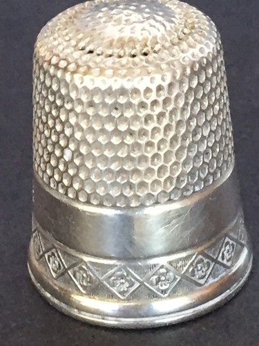 Antique Sterling Silver Thimble Size 11 Dimpled Diamonds Sewing Marked