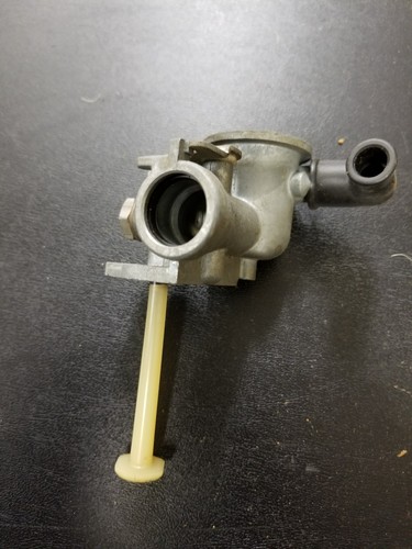 Briggs and Stratton Carburetor 298569 NOS!