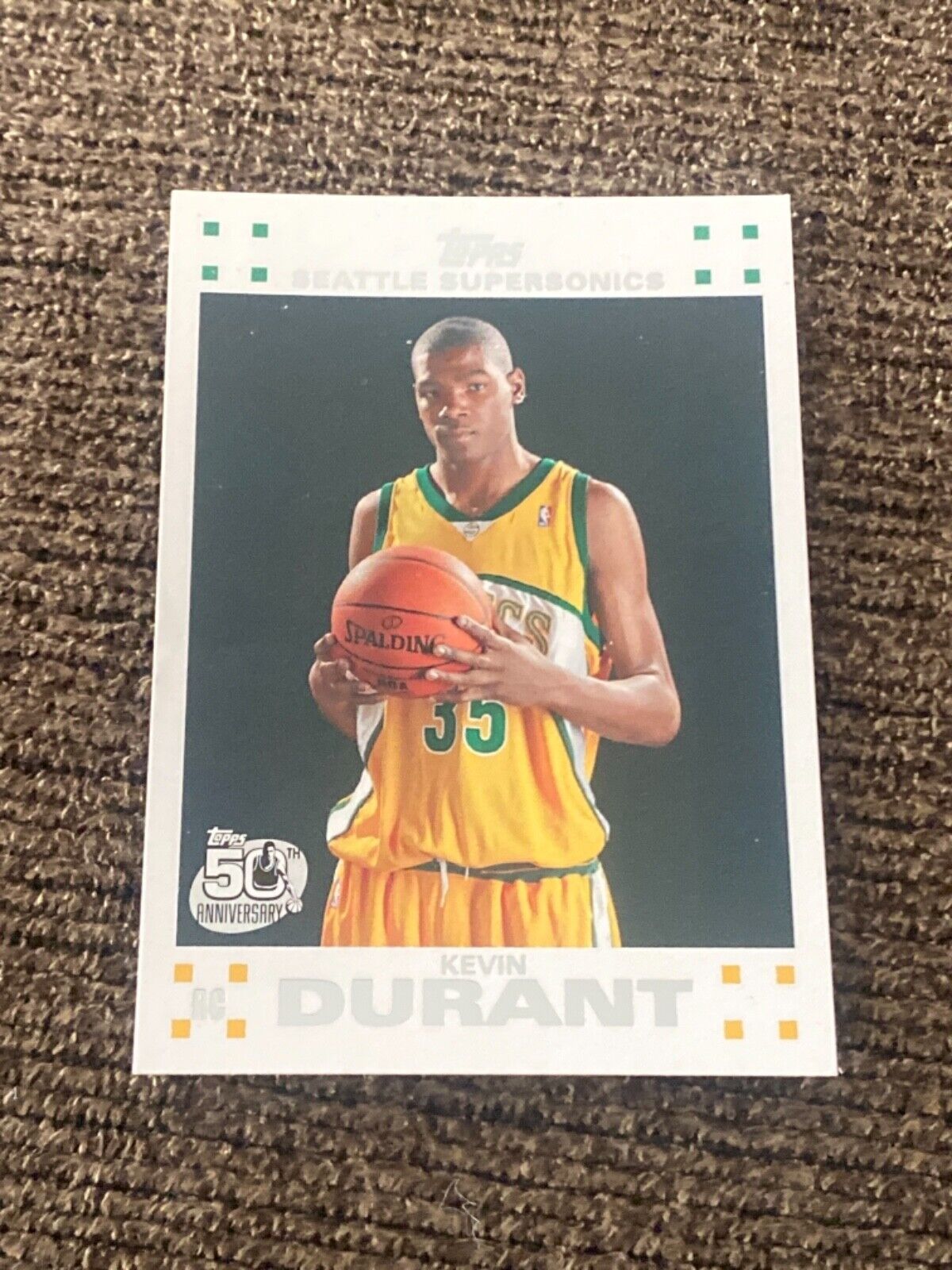 Kevin Durant 2007 topps rookie card white border #2. rookie card picture