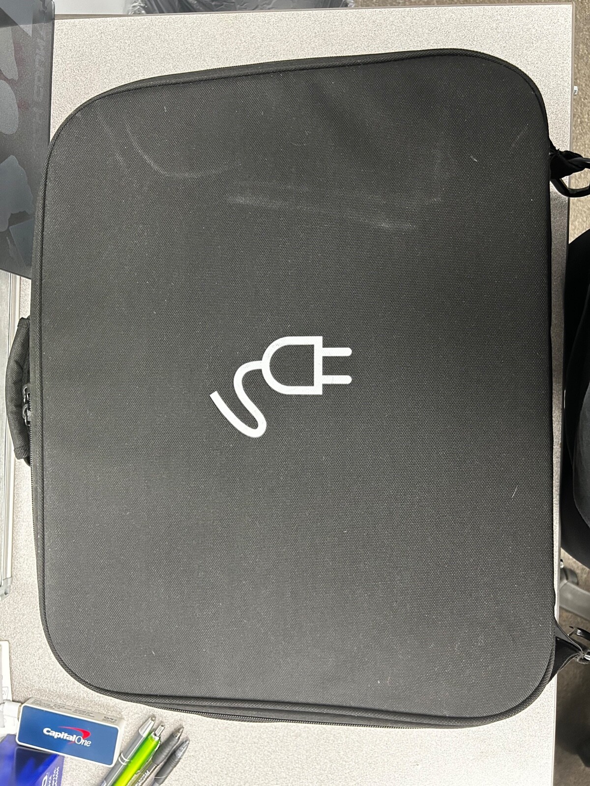 PORSCHE 純正 universal charger 未使用品 Porsche Original Universal Electric Car Charger & Cables