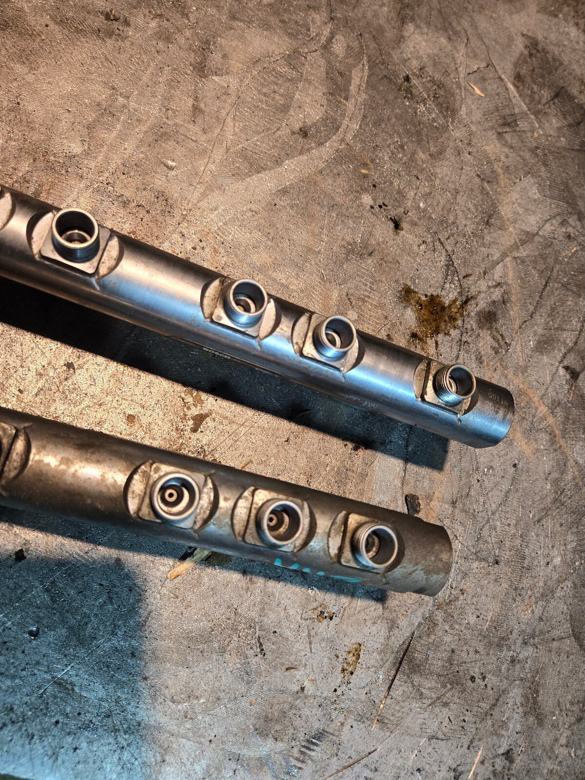2014-2019 3.0L EcoDiesel FUEL RAILS 0445216050 0445216044 0281006209 - Picture 3 of 6