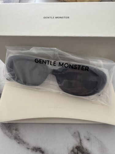 2023 Gentle Monster Molta 01 Sunglasses Oval Shape Bold 2023 Gentle Monster Molta 01 Sunglasses Oval Shape Bold