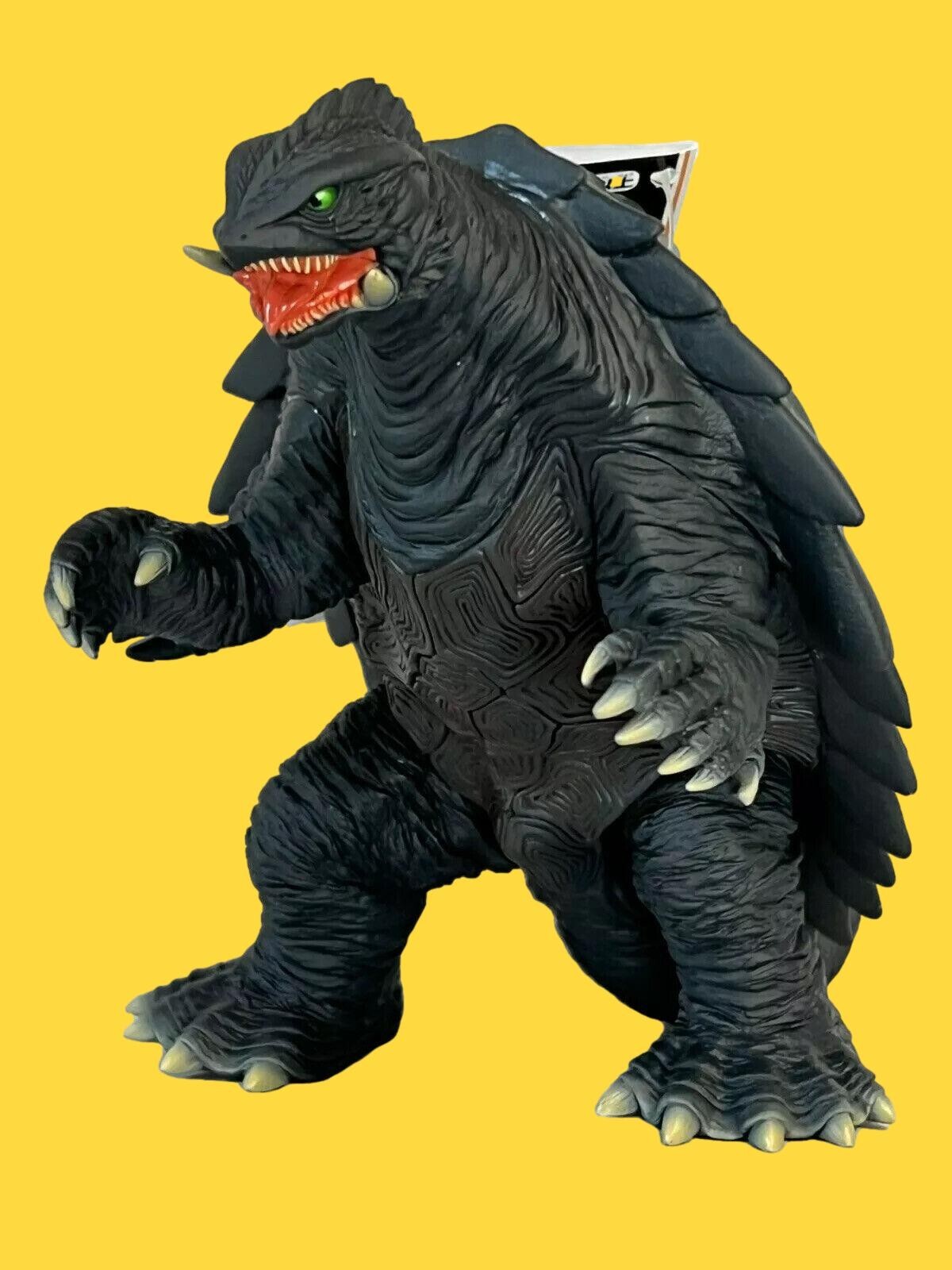 バンダイ GAMERA 1999 フィギュア Amazon.com: BANDAI Movie Monster Series Gamera (1999) 150mm