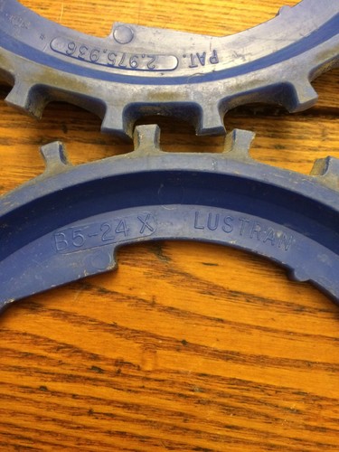 4 - LUSTRAN B5-24X  planter plates