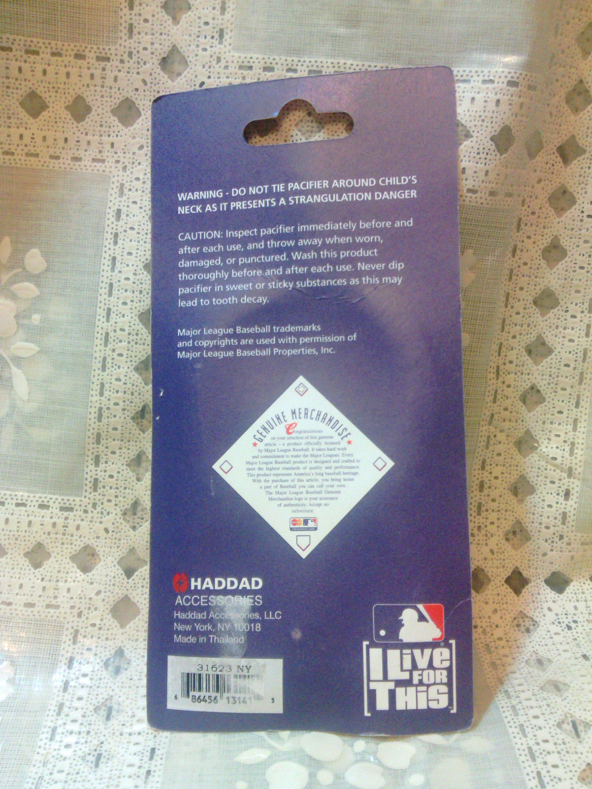 Genuine MLB Merchandise NY New York Yankees Pacifier & Clip NEW in Package