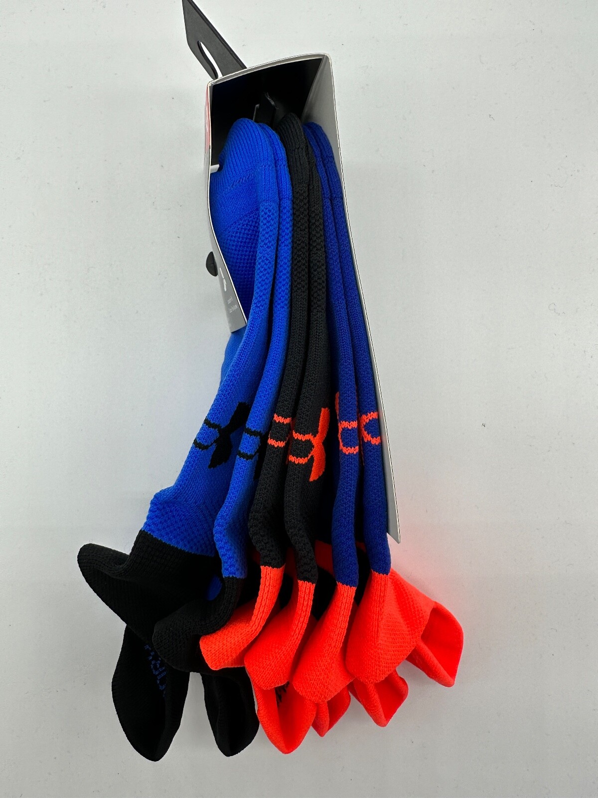 NEW 3 PACK UNDER ARMOUR UA ARMOURDRY RUN LITE CUSHIONED NO SHOW TAB SOCKS