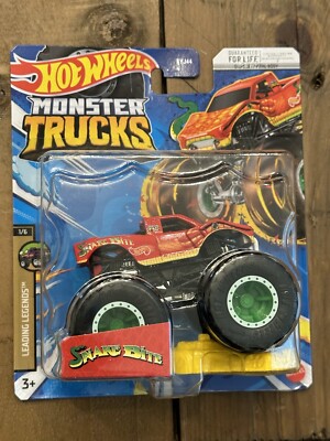 Hot Wheels Monster Trucks 2023 1:64 Snake Bite (Red) FYJ44