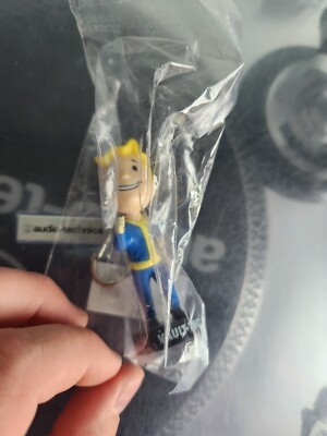Fallout 4 76 Strength Keychain Dangler Figure Clip - 3'' with Vault-Tec Bethesda
