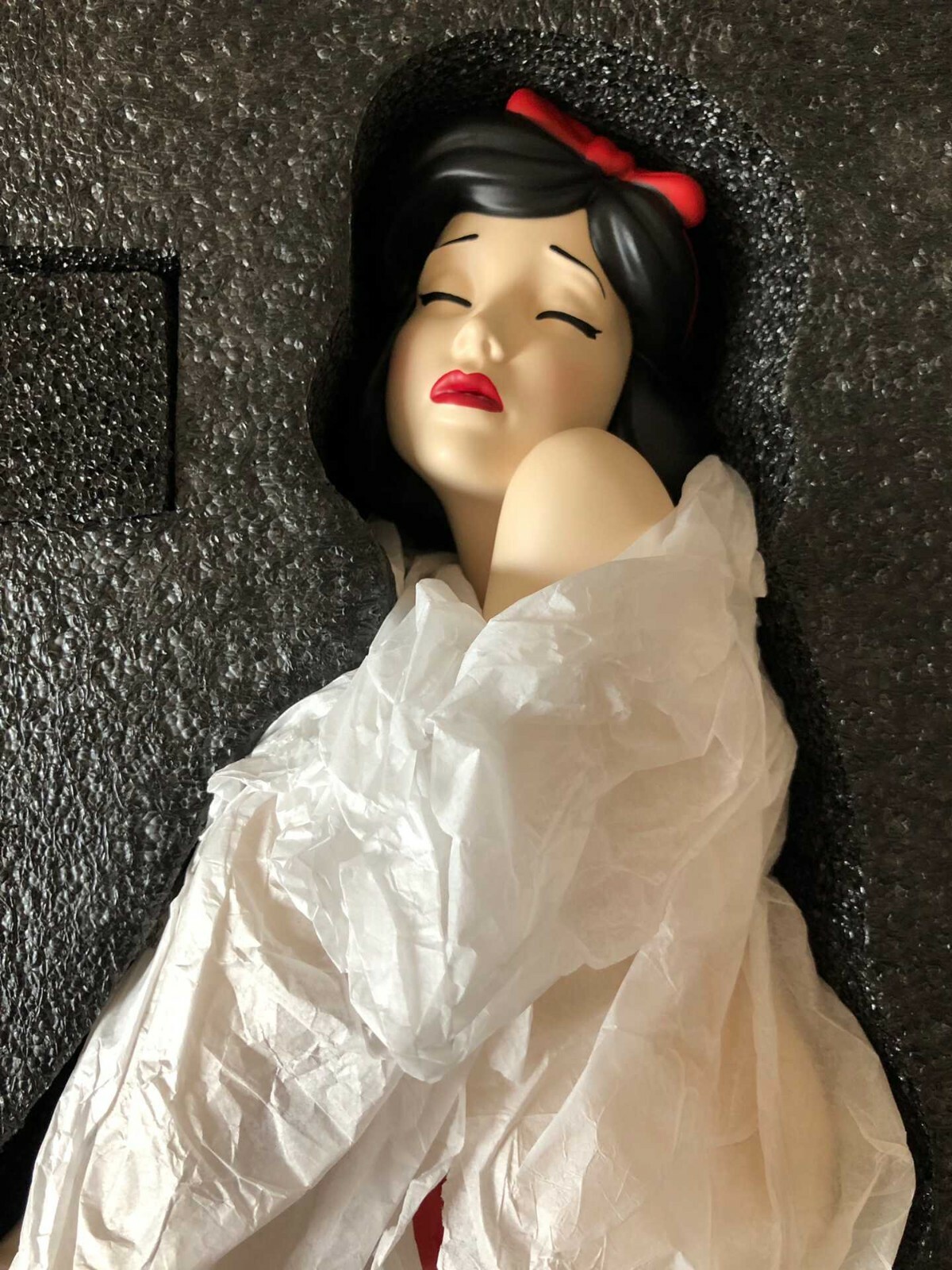 Mighty Jaxx FAIREST OF THEM ALL SNOW WHITE 20CM(8inch Mighty Jaxx FAIREST OF THEM ALL SNOW WHITE 20CM(8inch