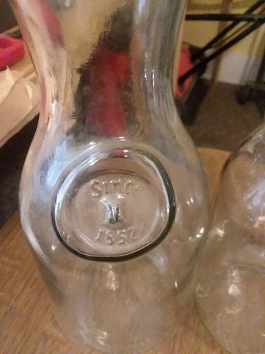 set of 2 wine decanter very old