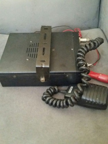 Vtg Kraco 40 Channel CB radio. 70's era. Works great. KCB 4010.