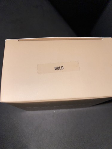 KKW shimmer powder for face and body