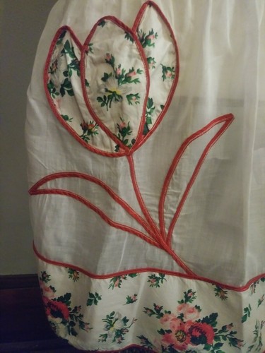 Vintage Sheer White Tulip Flower Half Apron 322D