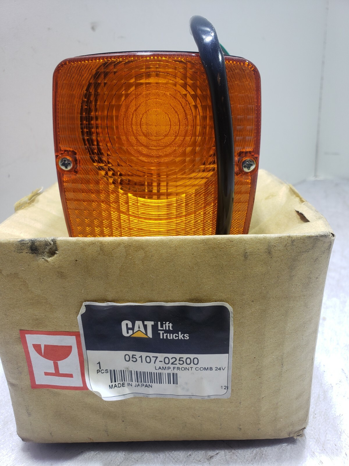 Caterpillar CAT 05107-02500 Amber Front 24V Combo Lamp OEM Caterpillar CAT 05107-02500 Amber Front 24V Combo Lamp OEM
