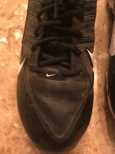 Nike 542777-001 Alpha Shark Football Cleats Men's 10 great condition