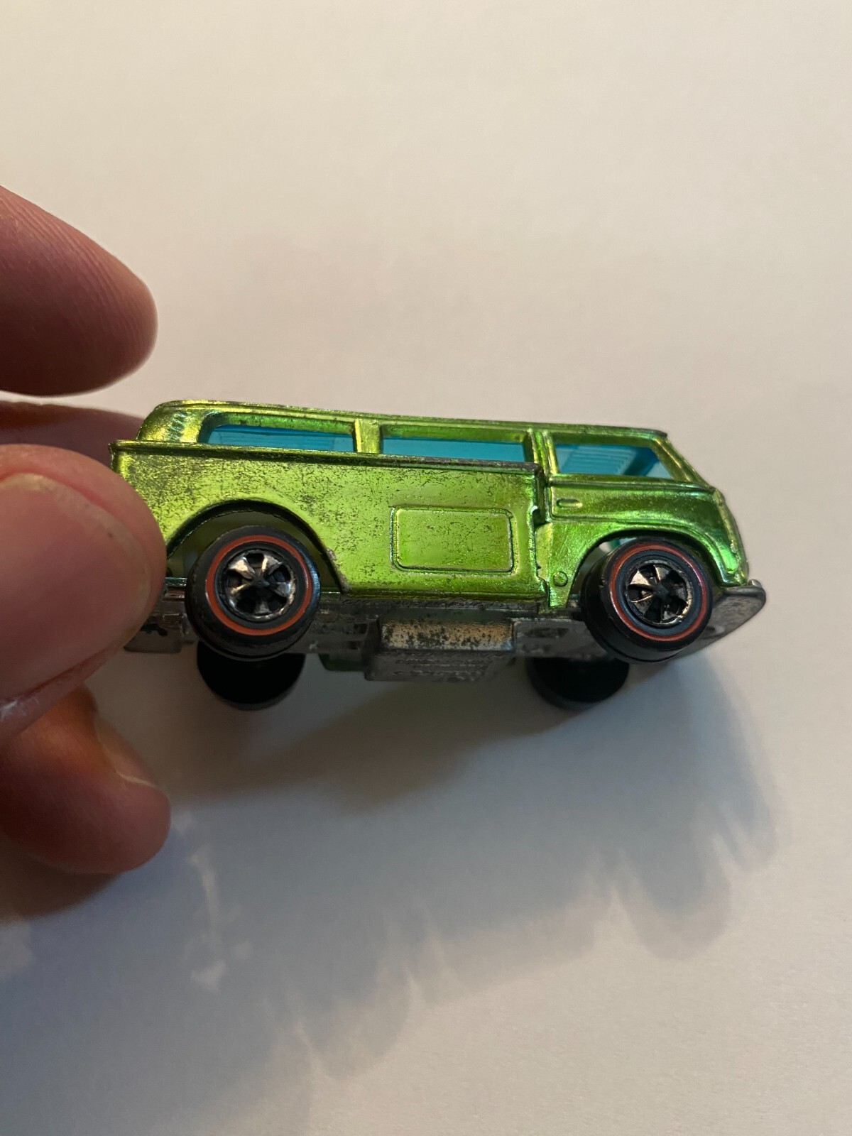 Hot Wheels Redline Beach Bomb 1969 Volkswagen VW Van Light