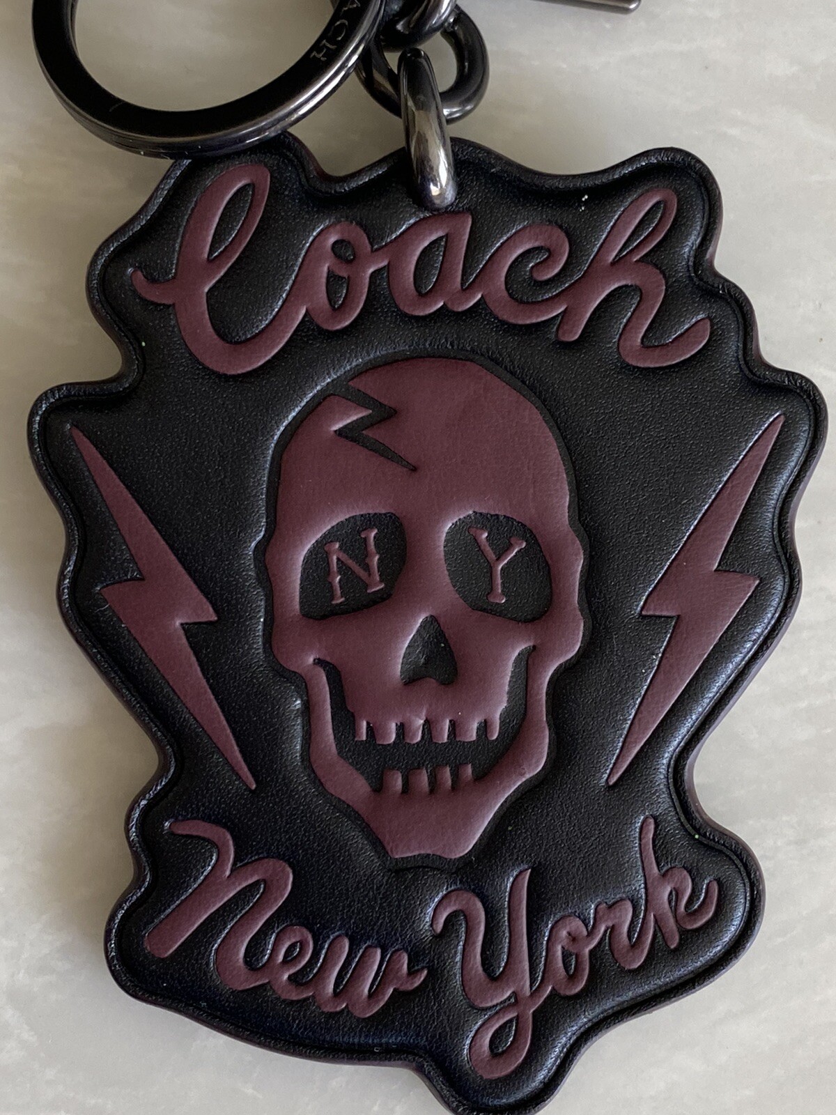 NEW COACH BLACK/MULTI LEATHER N. Y. SKULL BAG CHARM KEYRING NEW COACH BLACK/MULTI LEATHER N. Y. SKULL BAG CHARM KEYRING
