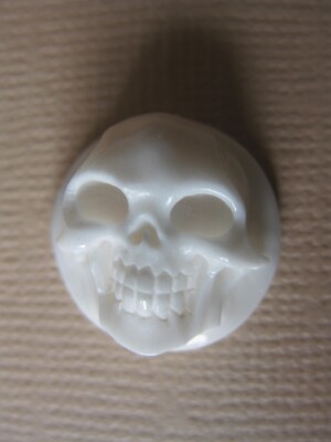 MS Artisan Carved Cow Bone Round Skull Face Drilled Center Button Bead 13mm Bali