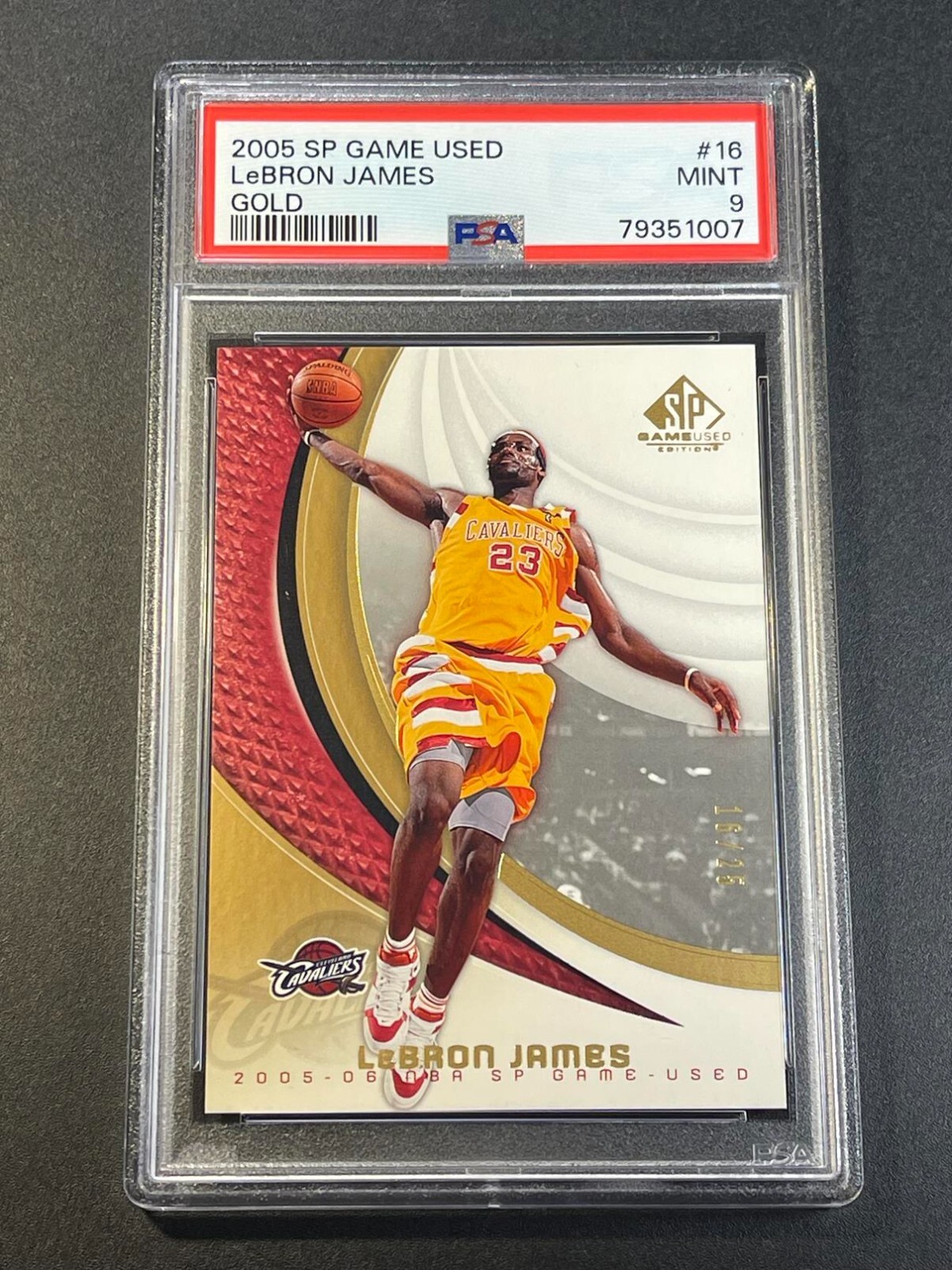 LEBRON JAMES 2005 UPPER DECK SP GAME USED #16 GOLD PARALLEL