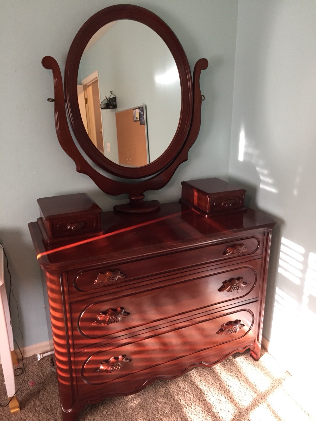 Davis Cabinet Company Furniture Lillian Russell Collection Cherry Bedroom Set