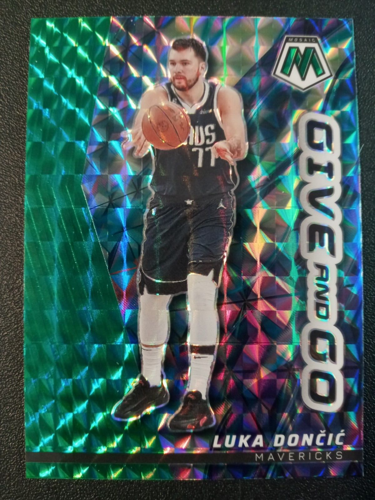 2023 Panini Mosaic Green Give and Go Luka Doncic Prizm # 5