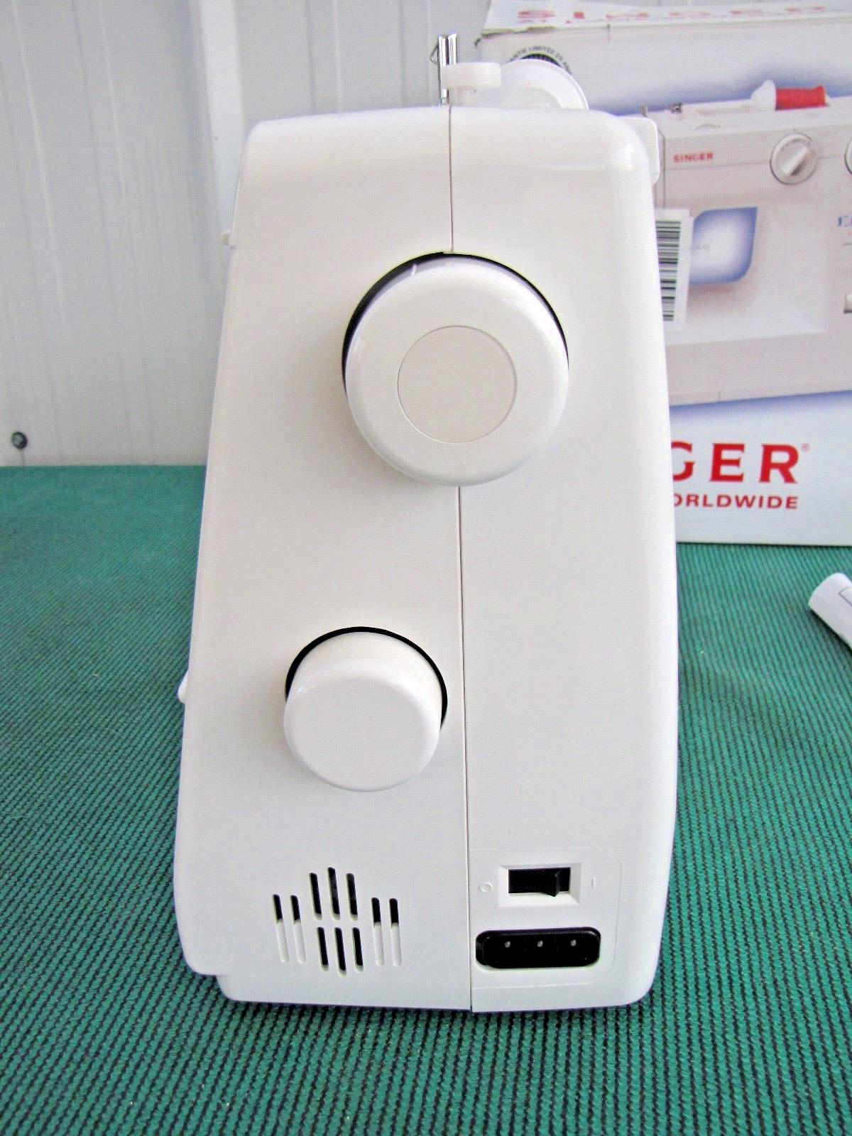 Singer 1120 Mechanical Sewing Machine w Foot Pedal Accessories Manual