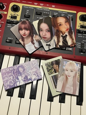 NJZ NEWJEANS COMPLEXCON HONGKONG 2025 GOODS PHOTOCARD RARE NJZ NEWJEANS COMPLEXCON HONGKONG 2025 GOODS PHOTOCARD RARE