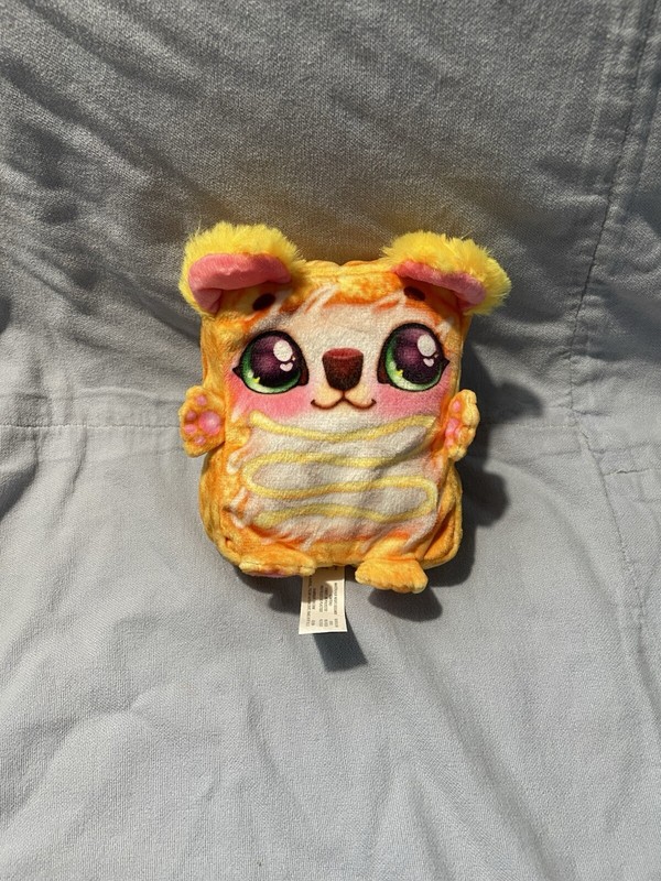 NEW Cookeez Makery Toasty Treatz Scented Plush Toy Pet -