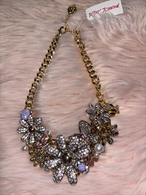 Betsey Johnson Flower Necklace 