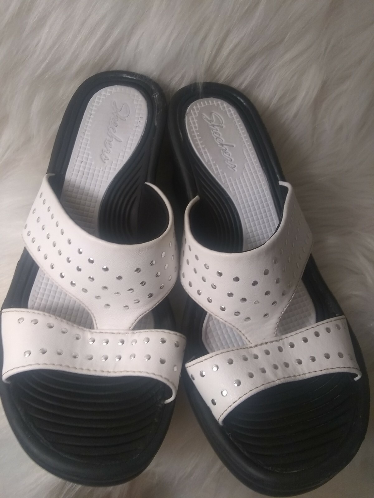 Skechers womens Slip On size 7 white womens shoes