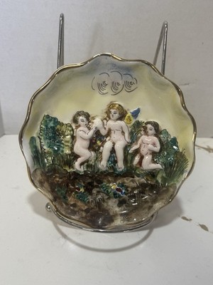 Capodimonte Italy 3D Cherubs Gold Scalloped Gilt Edge Trinket Dish 5.25” Round