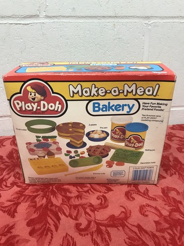 New Old Stock  Vintage 1988 Kenner Play-Doh Make-a-Meal Bakery